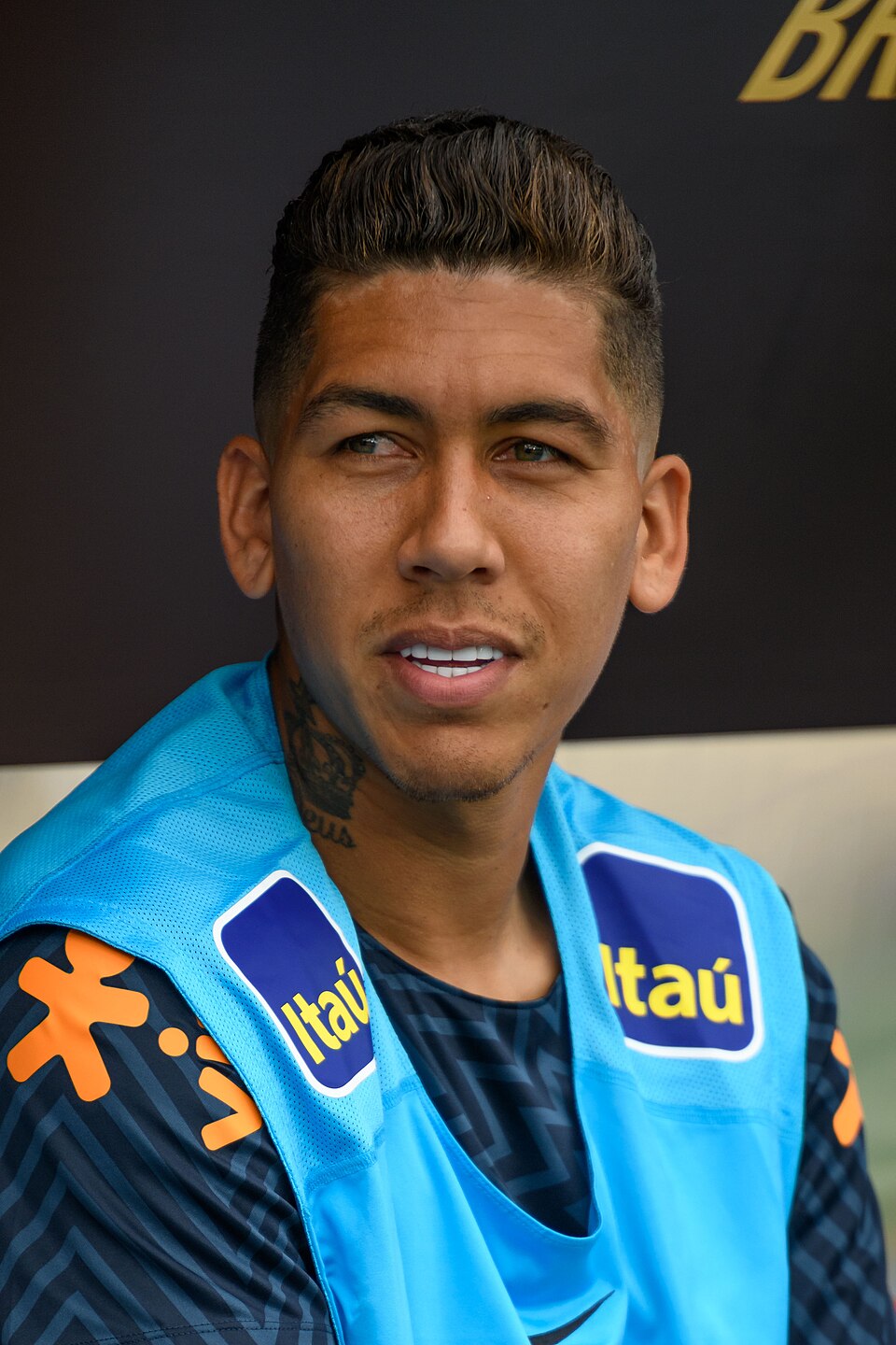 Roberto Firmino trong màu áo đội tuyển Brazil