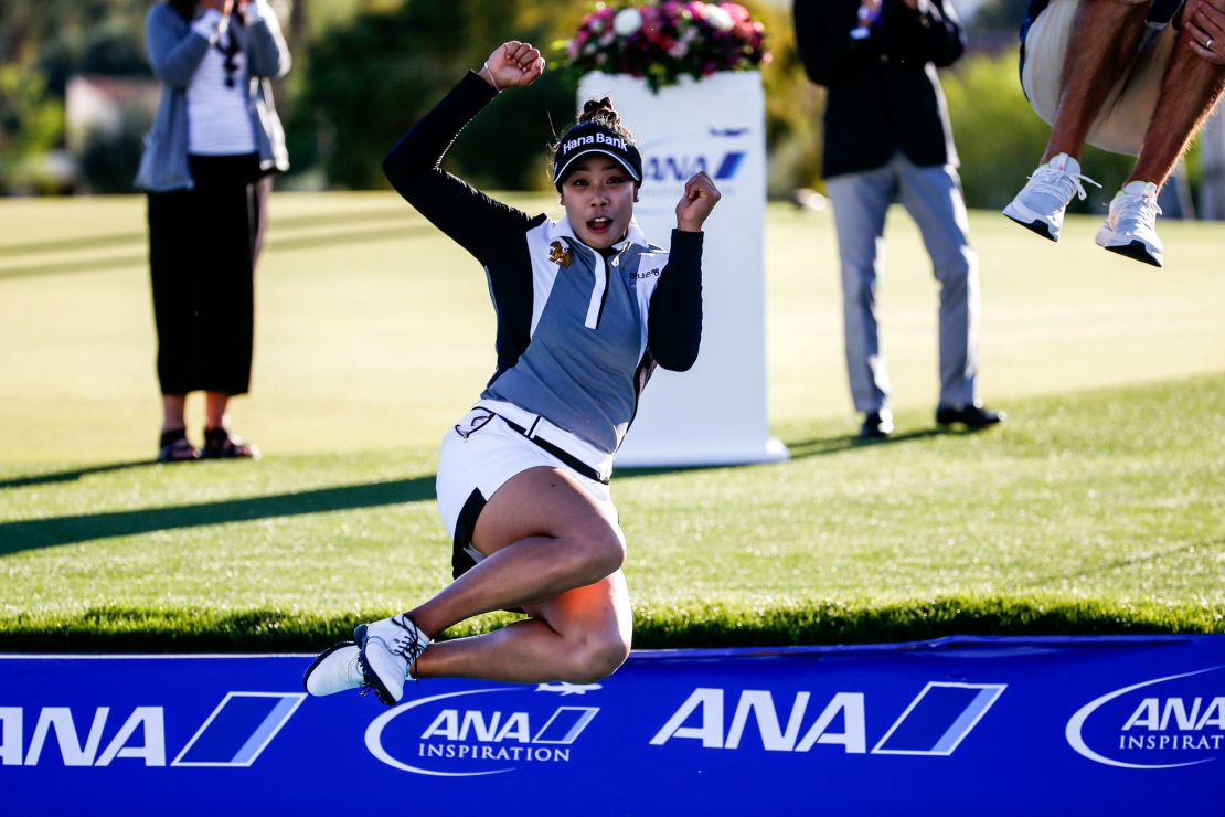 Patty Tavatanakit nâng cúp vô địch ANA Inspiration