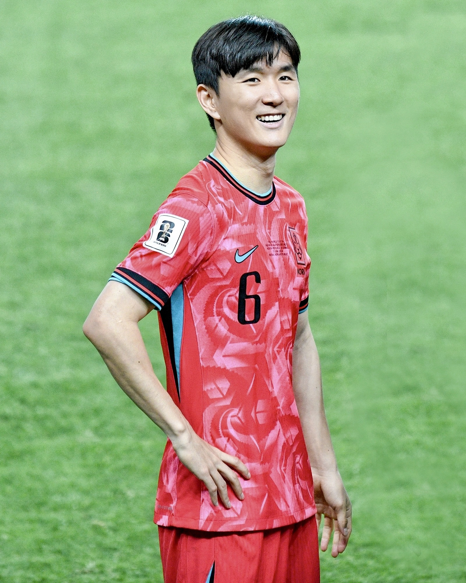 Hwang In-beom thi đấu cho đội tuyển Hàn Quốc