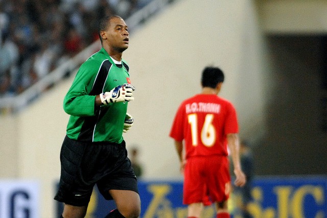 Thủ môn Phan Văn Santos