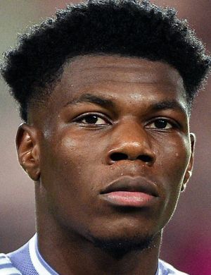 Aurélien Tchouaméni thi đấu cho Real Madrid