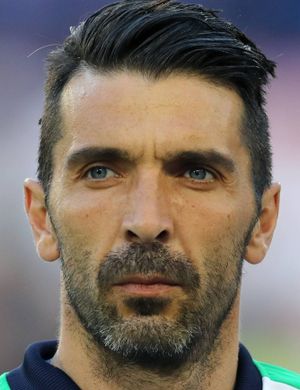 Gianluigi Buffon – Huyền thoại sống trong khung gỗ