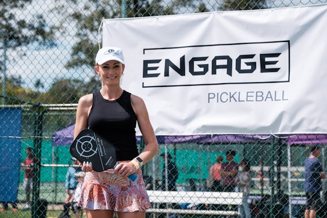 Sarah Burr thi đấu Pickleball
