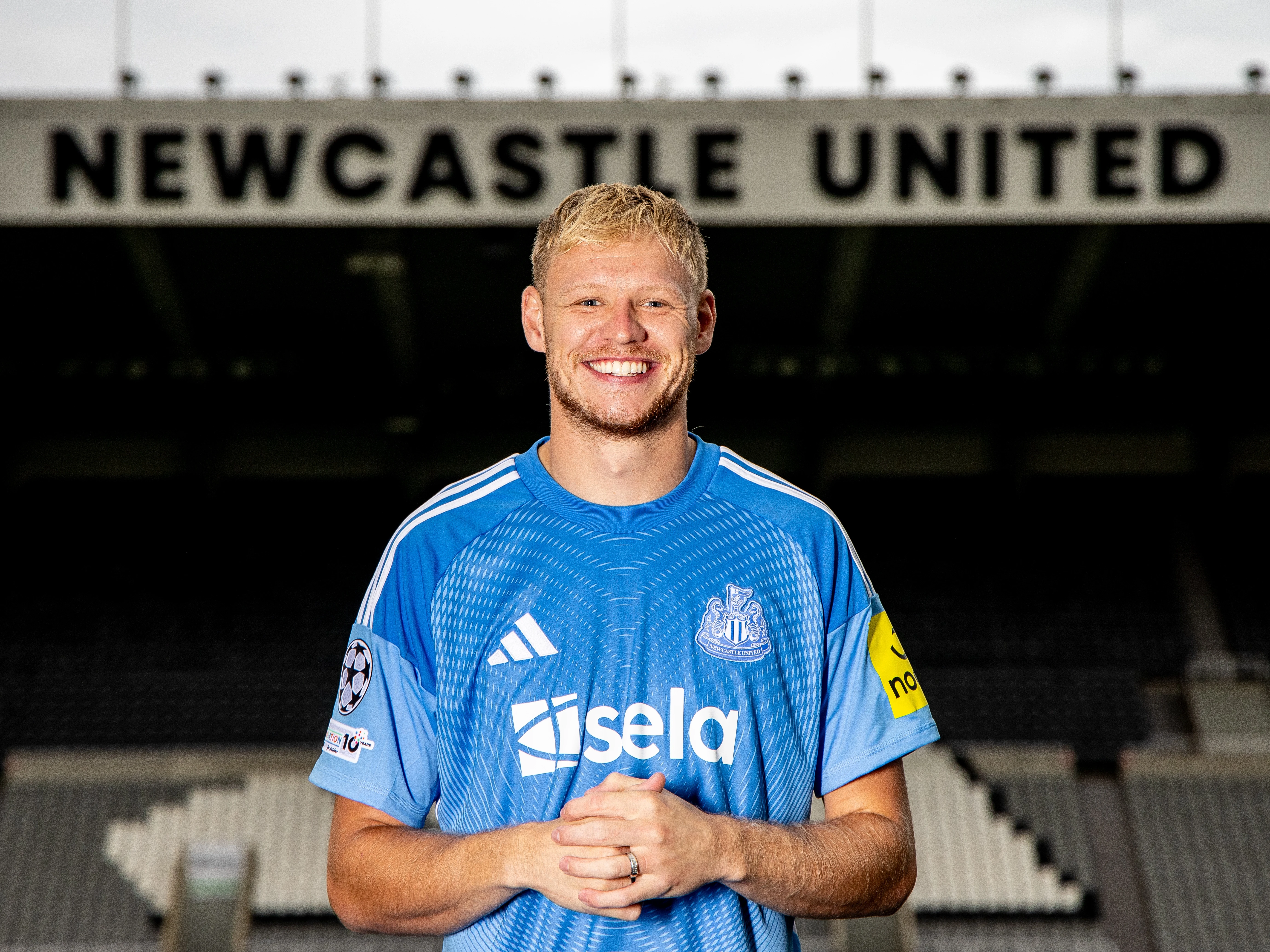 Thủ môn Aaron Ramsdale của Arsenal