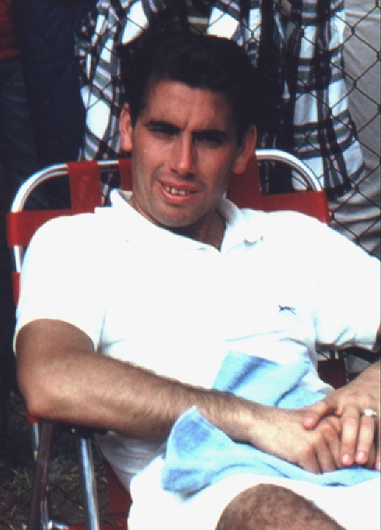 Huyền thoại quần vợt Manolo Santana