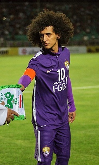 Omar Abdulrahman thi đấu trên sân cỏ