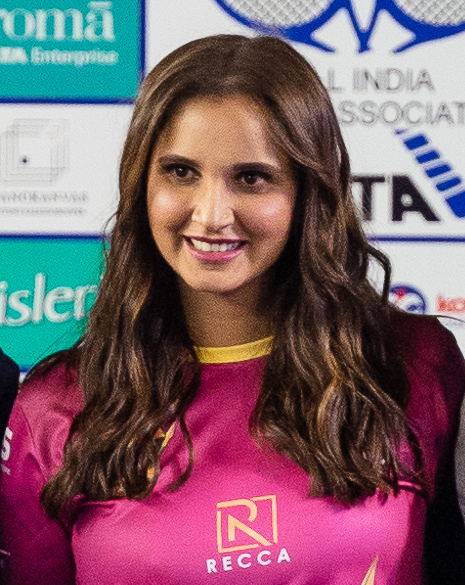Sania Mirza thi đấu tennis