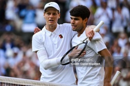 Alcaraz và Sinner đối đầu trong một trận tennis