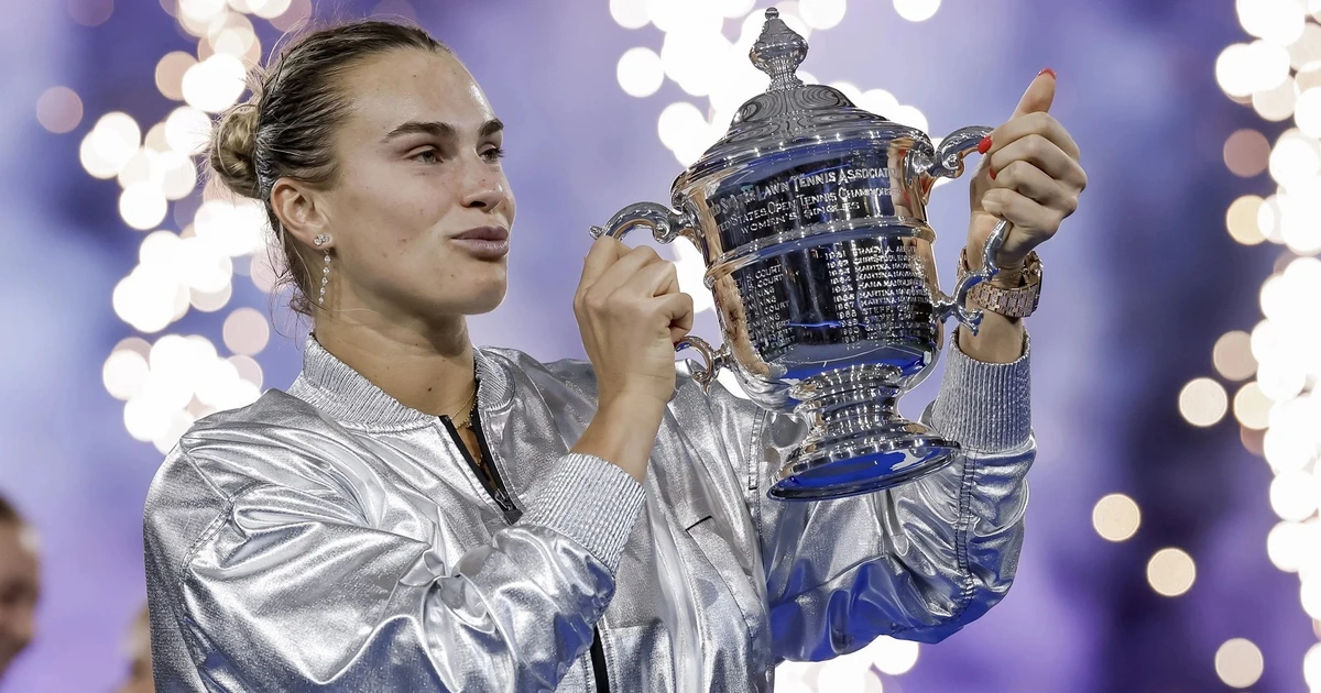 Aryna Sabalenka đang thi đấu quần vợt