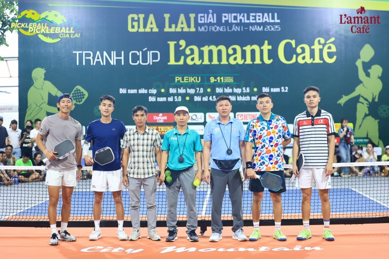 Kenta Miyoshi - Tay vợt nam hàng đầu Nhật Bản