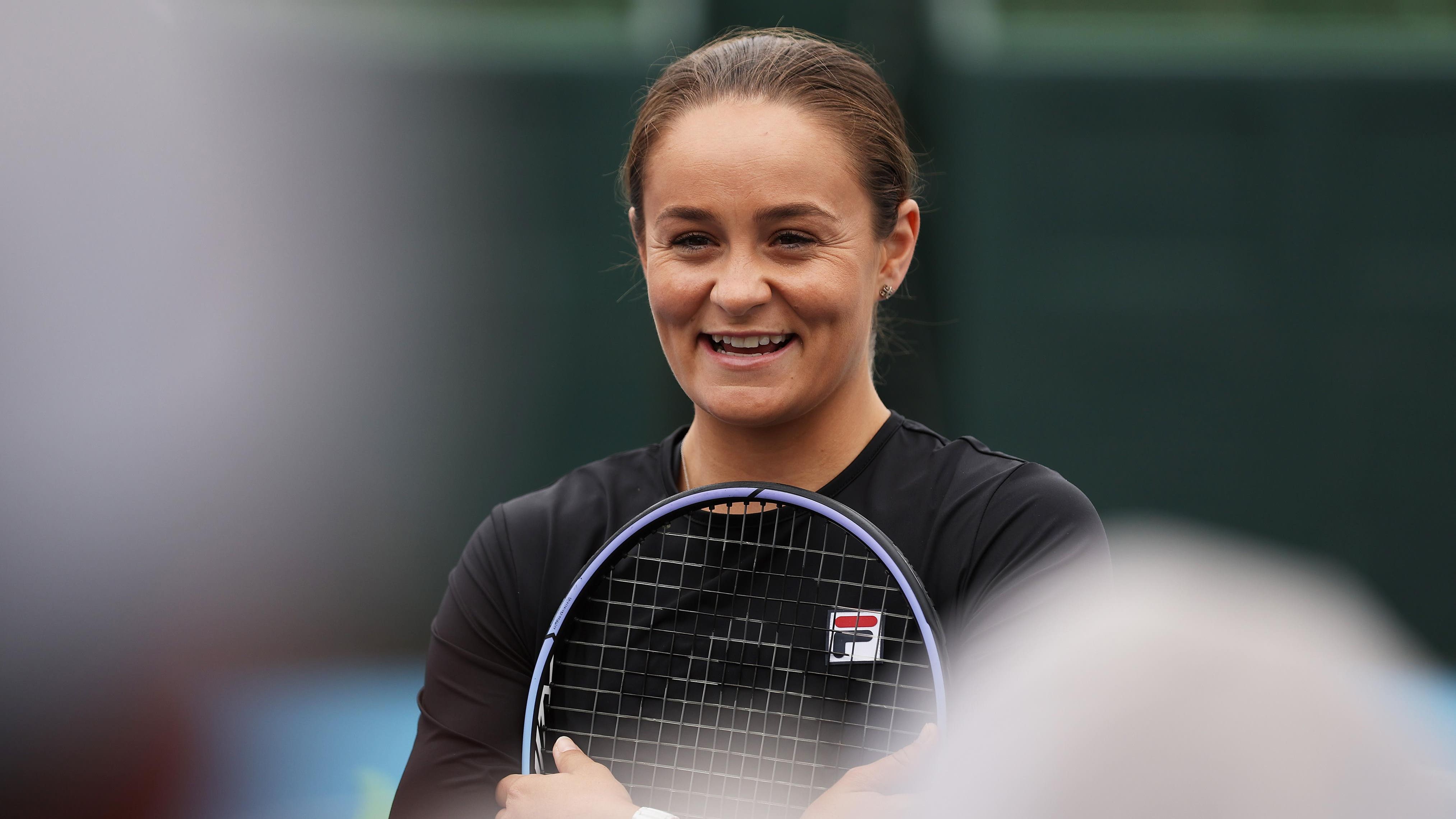 Ashleigh Barty ăn mừng chức vô địch
