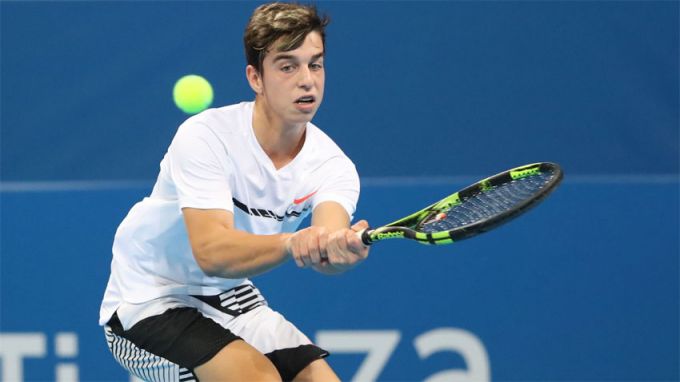 Adrian Andreev tay vợt Bulgaria