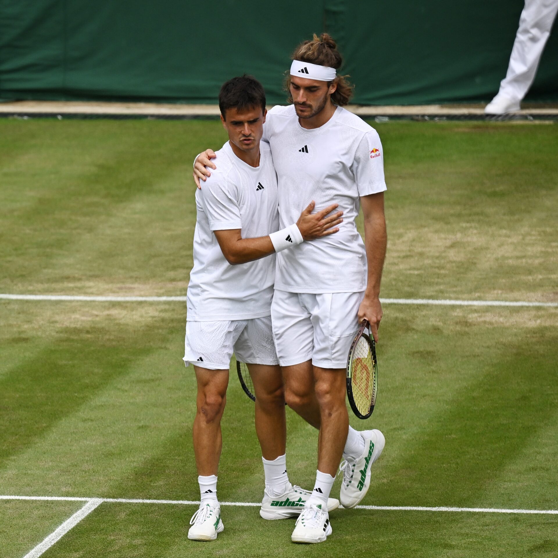Petros Tsitsipas trên sân quần vợt