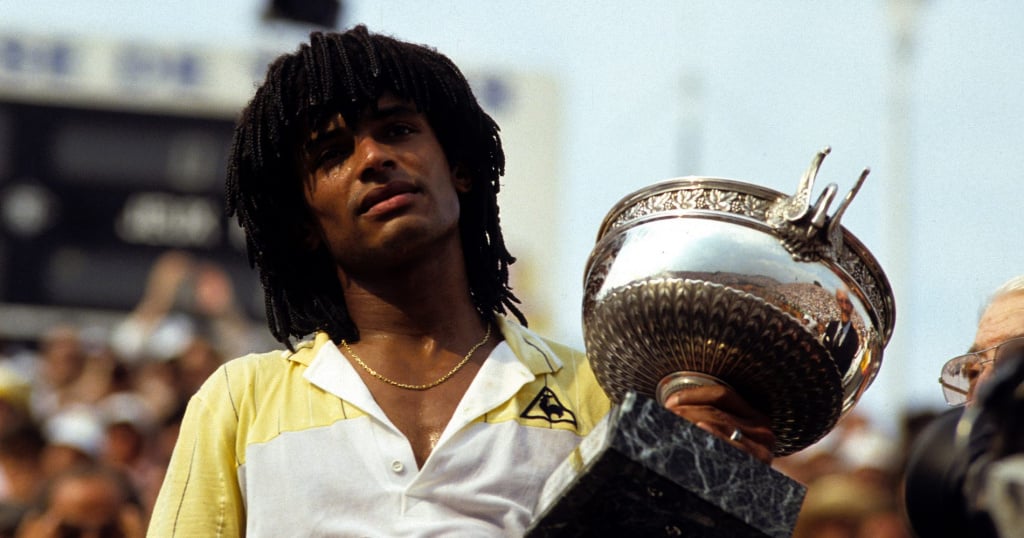 Yannick Noah ăn mừng chức vô địch Roland Garros 1983
