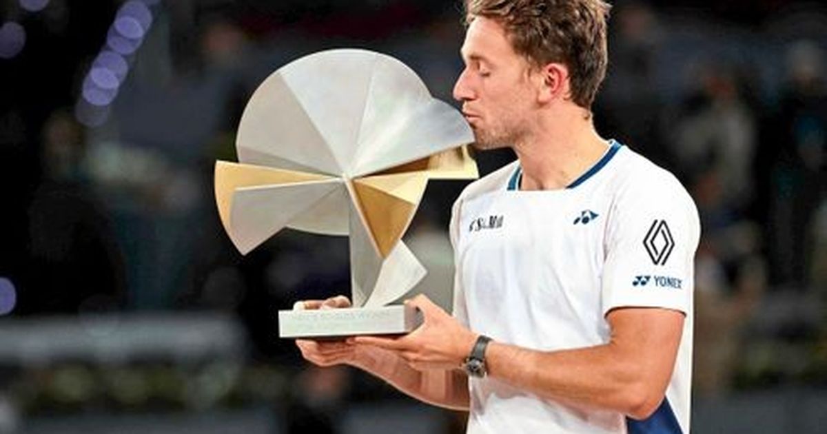 Casper Ruud ăn mừng chức vô địch Madrid Open 2025